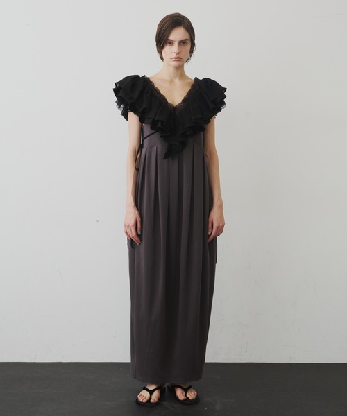 LA BELLE ETUDE（ラベルエチュード）の「タックボリュームカットワンピース（ワンピース・レディース・ブラック/ピンク/チャコールグレー・1/0）」の8枚目の写真