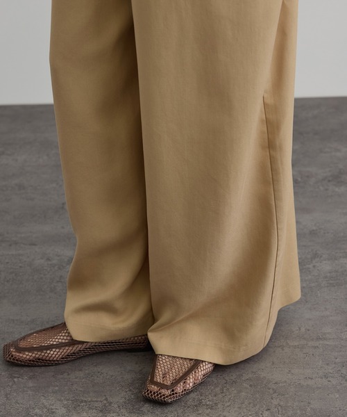 SALON adam et rope'（サロン アダム エ ロペ）の「ビンテージツイルサロペット（サロペット/オーバーオール・レディース・ベージュ/ブラック・FREE）」の6枚目の写真