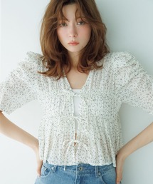 Tiny EDEN（タイニーエデン）の「シアードット柄リボンギャザーパフスリーブ半袖ブラウス（シャツ/ブラウス）」