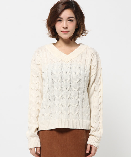 Chico（チコ）の「【who's who Chico】Vネックケーブルニット（ニット/セーター・レディース・アイボリー/ライトブルー/ピンクベージュ/グレー・FREE）」の5枚目の写真