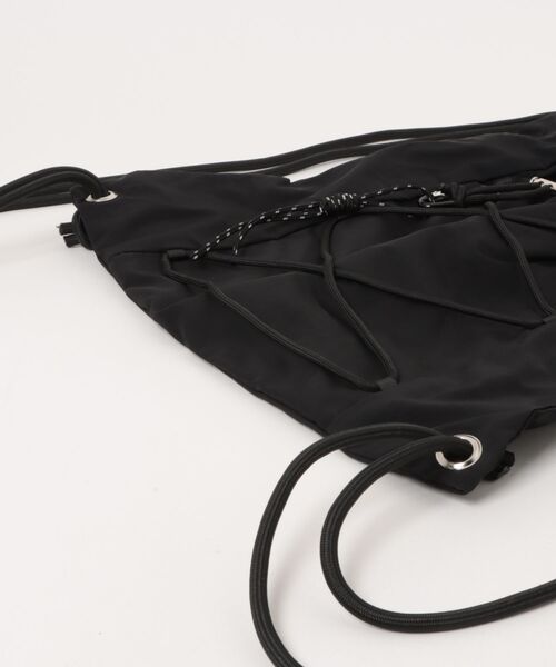 ALTROSE（アルトローズ）の「［ALTROSE/アルトローズ］ドローコードデザイン 軽量 ナイロン ナップサック【UNISEX】（バックパック/リュック・レディース・ブラック/カーキ/グレー・FREE）」の5枚目の写真