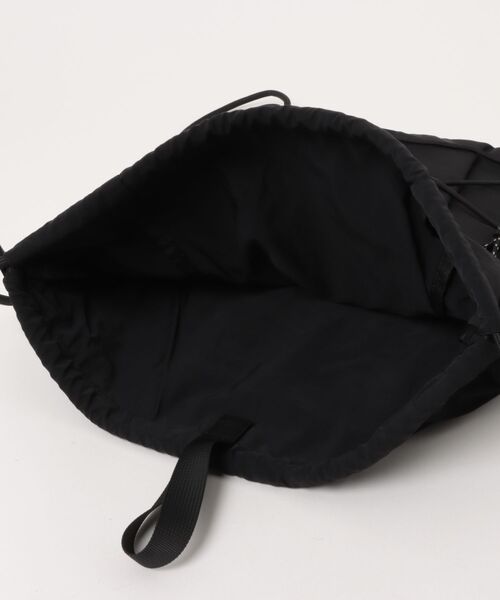 ALTROSE（アルトローズ）の「［ALTROSE/アルトローズ］ドローコードデザイン 軽量 ナイロン ナップサック【UNISEX】（バックパック/リュック・レディース・ブラック/カーキ/グレー・FREE）」の6枚目の写真