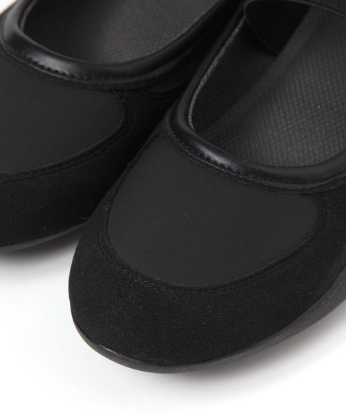 studio CLIP（スタディオクリップ）の「【軽量/抗菌防臭/クッションインソール】軽らくスニーカーバレエ（バレエシューズ・レディース・アイボリー/ブラック・LARGE/MEDIUM）」の9枚目の写真