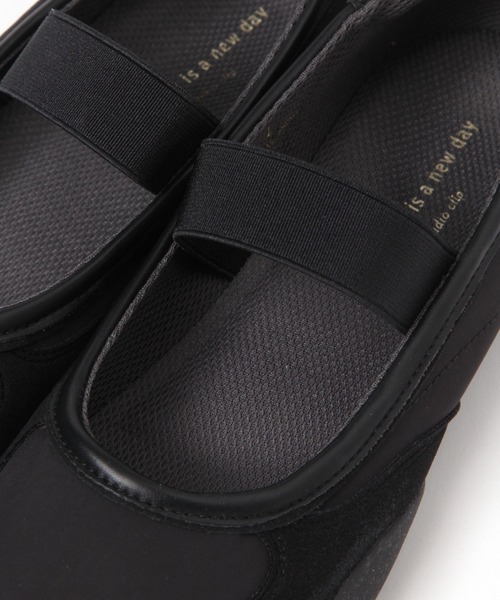 studio CLIP（スタディオクリップ）の「【軽量/抗菌防臭/クッションインソール】軽らくスニーカーバレエ（バレエシューズ・レディース・アイボリー/ブラック・LARGE/MEDIUM）」の10枚目の写真