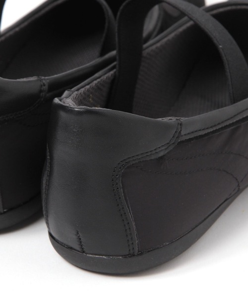 studio CLIP（スタディオクリップ）の「【軽量/抗菌防臭/クッションインソール】軽らくスニーカーバレエ（バレエシューズ・レディース・アイボリー/ブラック・LARGE/MEDIUM）」の11枚目の写真