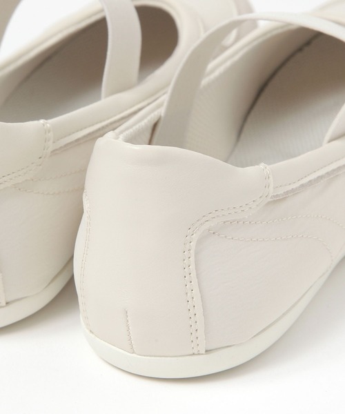 studio CLIP（スタディオクリップ）の「【軽量/抗菌防臭/クッションインソール】軽らくスニーカーバレエ（バレエシューズ・レディース・アイボリー/ブラック・LARGE/MEDIUM）」の14枚目の写真