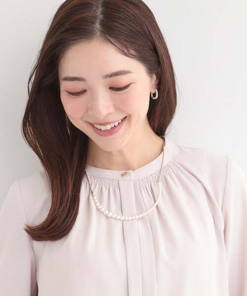 SHOO・LA・RUE（シューラルー）の「スライダーフェイクパールネックレス（ネックレス・レディース・シルバー/ゴールド/ピンクゴールド・00）」の4枚目の写真