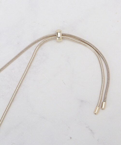 SHOO・LA・RUE（シューラルー）の「スライダーフェイクパールネックレス（ネックレス・レディース・シルバー/ゴールド/ピンクゴールド・00）」の8枚目の写真