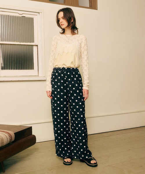 BAYFLOW（ベイフロー）の「[ウエストゴム仕様]カットジャガード柄パンツ（その他パンツ・レディース・ダークブラウン/ブラック・FREE）」の4枚目の写真