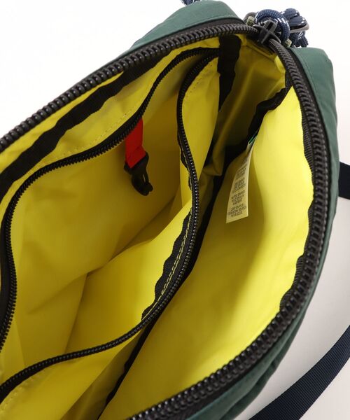 TOPO DESIGNS(トポデザインズ)の「500mlペットボトル収納可能【TOPO DESIGNS】BLOCK BAG(ショルダーバッグ・メンズ・オレンジ/ホワイト系その他/パープル系その他/ブラック系・ONE SIZE)」の9枚目の写真