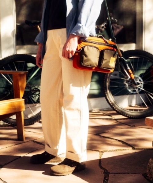 TOPO DESIGNS(トポデザインズ)の「500mlペットボトル収納可能【TOPO DESIGNS】BLOCK BAG(ショルダーバッグ・レディース・オレンジ/ホワイト系その他/パープル系その他/ブラック系・ONE SIZE)」の22枚目の写真