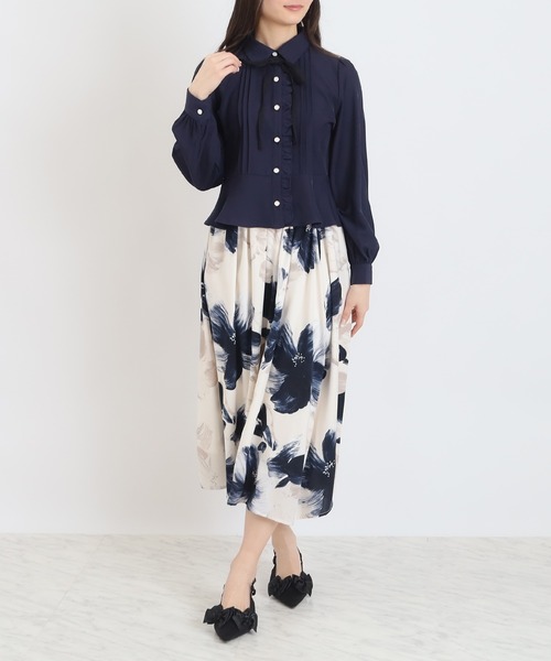 ASTORIA ODIER（アストリアオディール）の「ピンタックペプラムブラウス（シャツ/ブラウス・レディース・ネイビー/ホワイト/サックスブルー・MEDIUM）」の16枚目の写真