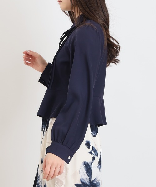 ASTORIA ODIER（アストリアオディール）の「ピンタックペプラムブラウス（シャツ/ブラウス・レディース・ネイビー/ホワイト/サックスブルー・MEDIUM）」の19枚目の写真