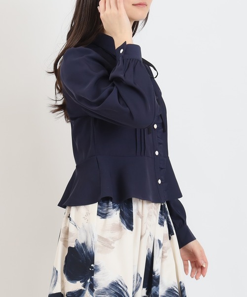 ASTORIA ODIER（アストリアオディール）の「ピンタックペプラムブラウス（シャツ/ブラウス・レディース・ネイビー/ホワイト/サックスブルー・MEDIUM）」の17枚目の写真