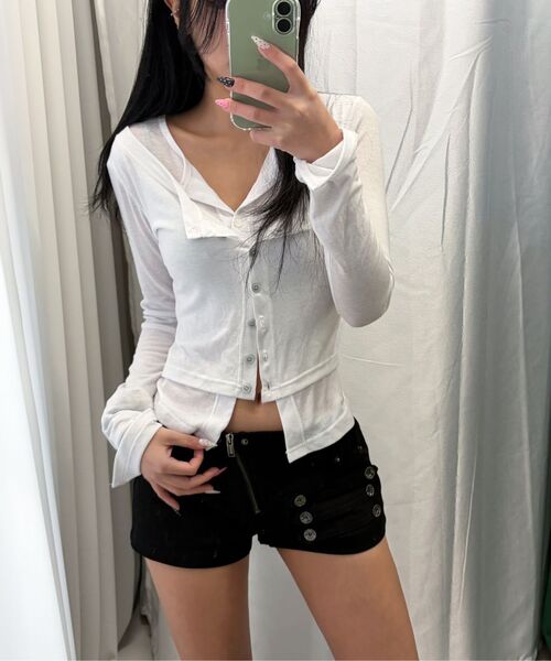 ETRE AU SOMMET(エトレオソメ)の「U-Neck Double Button layered Cardigan (White)(カーディガン/ボレロ・レディース・ホワイト・FREE)」の3枚目の写真