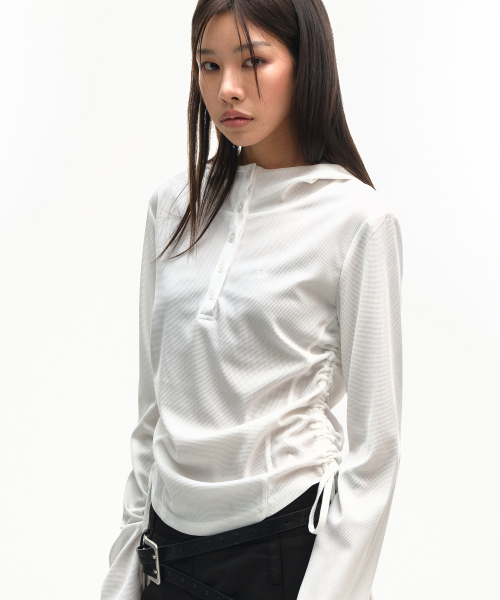 PLACE STUDIO(プレイススタジオ)の「オールデイスリムラインストラップレイヤードロングスリーブフードティーシャツ _ 3COLOR(パーカー・レディース・ブラック/グレー/ホワイト・FREE)」の9枚目の写真