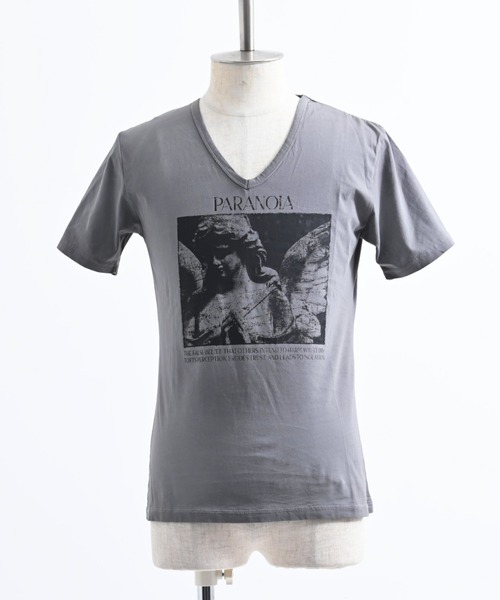 FUGA（フーガ）の「『FUGA/フーガ』エンジェルプリントVネックTシャツ（Tシャツ/カットソー・メンズ・グレー/ブラック・M/L）」の17枚目の写真