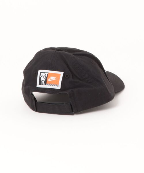 NIKE(ナイキ)の「NIKE/ナイキ NAN STATEMENT PATCH CLUB キッズ キャップ 8A3159-K90(キャップ・キッズ・ブラック・FREE)」の2枚目の写真