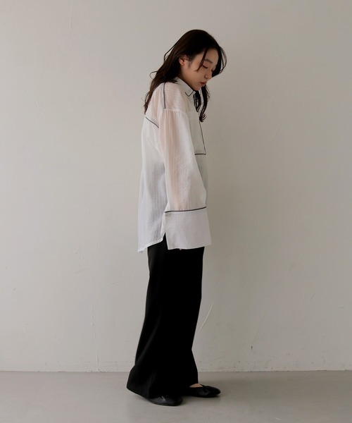 cheriella(シェリエラ)の「【cheriella】配色パイピングオーバーサイズシアーストライプシャツ COLOR PIPING OVERSIZED SHEER STRIPE SHIRT(シャツ/ブラウス・レディース・ブラウン/イエロー/オフホワイト・FREE)」の12枚目の写真