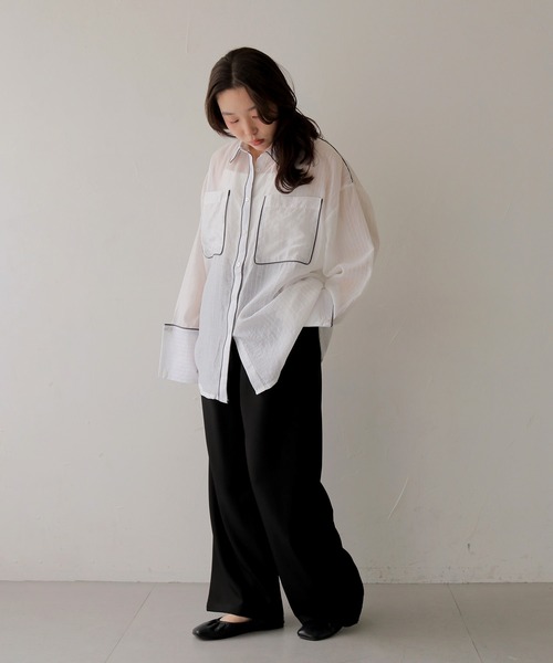 cheriella(シェリエラ)の「【cheriella】配色パイピングオーバーサイズシアーストライプシャツ COLOR PIPING OVERSIZED SHEER STRIPE SHIRT(シャツ/ブラウス・レディース・ブラウン/イエロー/オフホワイト・FREE)」の17枚目の写真