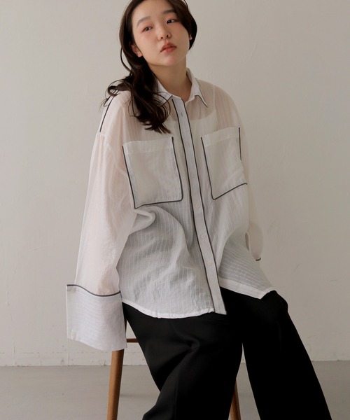 cheriella(シェリエラ)の「【cheriella】配色パイピングオーバーサイズシアーストライプシャツ COLOR PIPING OVERSIZED SHEER STRIPE SHIRT(シャツ/ブラウス・レディース・ブラウン/イエロー/オフホワイト・FREE)」の11枚目の写真
