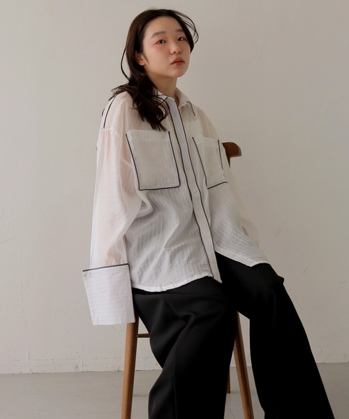 cheriella(シェリエラ)の「【cheriella】配色パイピングオーバーサイズシアーストライプシャツ COLOR PIPING OVERSIZED SHEER STRIPE SHIRT(シャツ/ブラウス・レディース・ブラウン/イエロー/オフホワイト・FREE)」の20枚目の写真