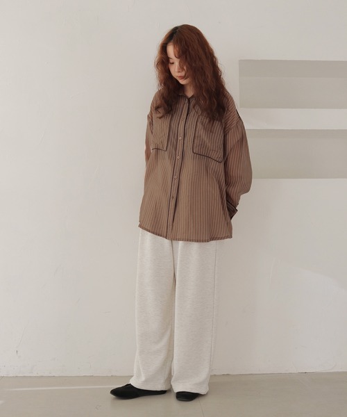 cheriella(シェリエラ)の「【cheriella】配色パイピングオーバーサイズシアーストライプシャツ COLOR PIPING OVERSIZED SHEER STRIPE SHIRT(シャツ/ブラウス・レディース・ブラウン/イエロー/オフホワイト・FREE)」の22枚目の写真