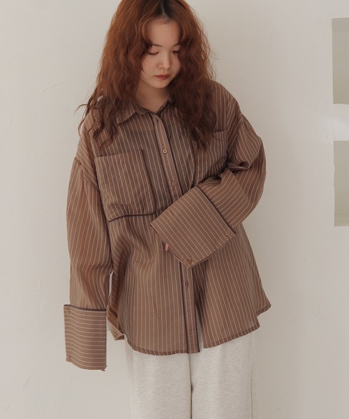 cheriella(シェリエラ)の「【cheriella】配色パイピングオーバーサイズシアーストライプシャツ COLOR PIPING OVERSIZED SHEER STRIPE SHIRT(シャツ/ブラウス・レディース・ブラウン/イエロー/オフホワイト・FREE)」の21枚目の写真