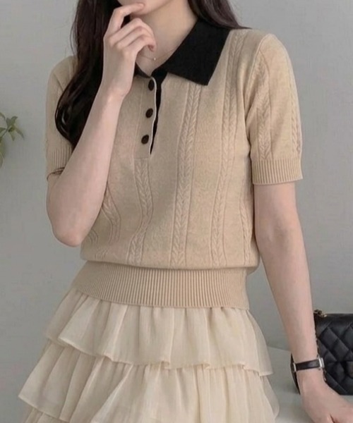 Teem Store(チームストア)の「【4色展開】配色デザイン 半袖ポロニット サマーニット(Tシャツ/カットソー・レディース・ネイビー/イエロー/ベージュ/グレー・F)」の2枚目の写真