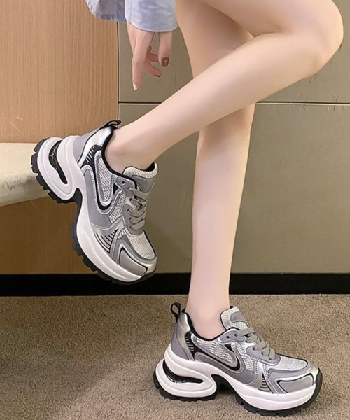 VIBGYOR(ヴィブジョー)の「厚底ボリュームスニーカー(CZ)(スニーカー・レディース・オフホワイト/グレー・MEDIUM/LARGE/SMALL)」の12枚目の写真