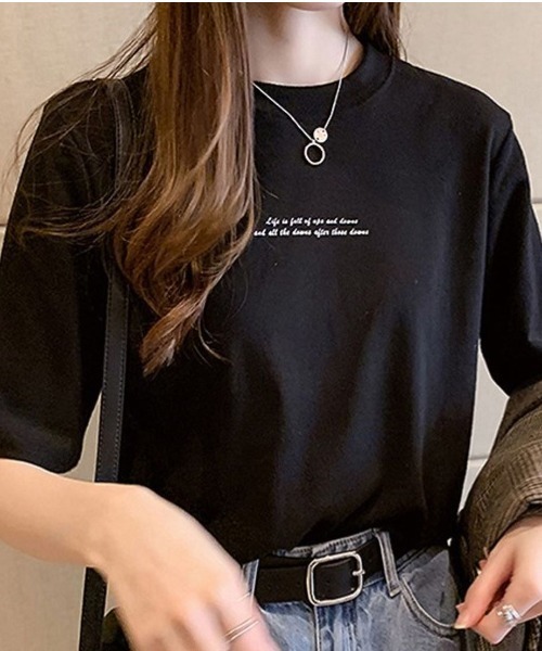 Lips（リップス）の「シンプルなのに上品見え！さりげないメッセージロゴで大人かわいい万能Tシャツ（Tシャツ/カットソー・レディース・ホワイト/ブラック/グリーン・FREE）」の2枚目の写真