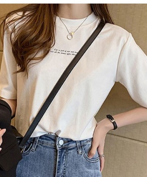 Lips（リップス）の「シンプルなのに上品見え！さりげないメッセージロゴで大人かわいい万能Tシャツ（Tシャツ/カットソー・レディース・ホワイト/ブラック/グリーン・FREE）」の6枚目の写真