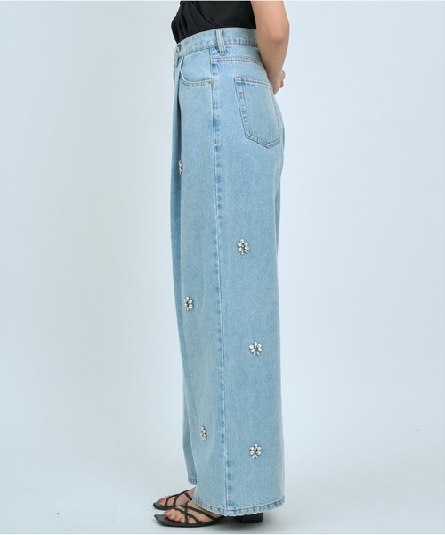 AND COUTURE(アンドクチュール)の「ビジュータックデニムパンツ(デニムパンツ・レディース・サックスブルー/ブルー/ブラック・MEDIUM/SMALL)」の7枚目の写真