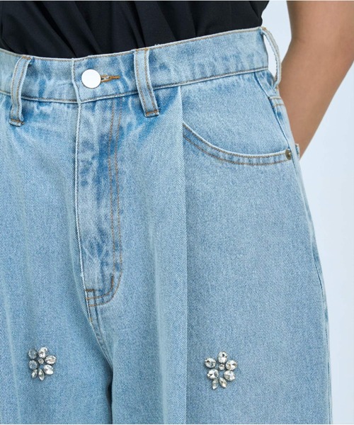 AND COUTURE(アンドクチュール)の「ビジュータックデニムパンツ(デニムパンツ・レディース・サックスブルー/ブルー/ブラック・MEDIUM/SMALL)」の9枚目の写真