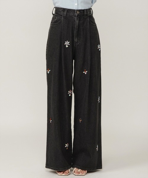 AND COUTURE(アンドクチュール)の「ビジュータックデニムパンツ(デニムパンツ・レディース・サックスブルー/ブルー/ブラック・MEDIUM/SMALL)」の16枚目の写真