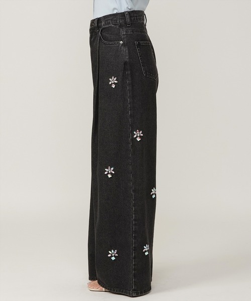 AND COUTURE(アンドクチュール)の「ビジュータックデニムパンツ(デニムパンツ・レディース・サックスブルー/ブルー/ブラック・MEDIUM/SMALL)」の17枚目の写真