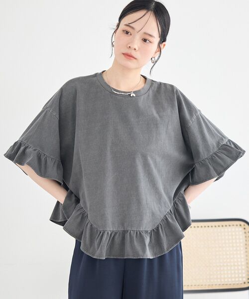 earth music&ecology（アースミュージックアンドエコロジー）の「ピグメントフリルTシャツ（Tシャツ/カットソー・レディース・オフホワイト/チャコールグレー/ピンク・FREE）」の5枚目の写真