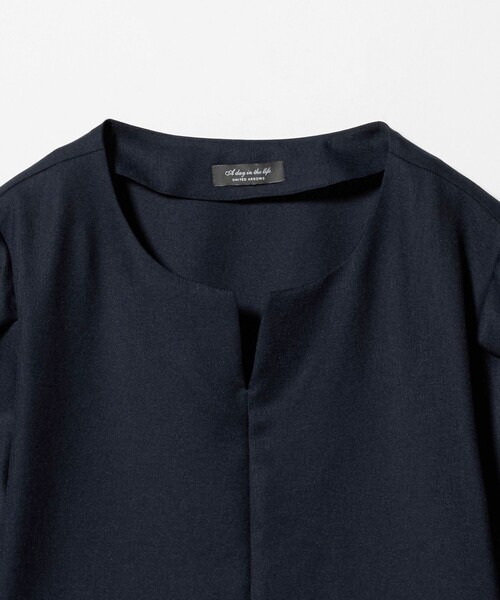 A DAY IN THE LIFE UNITED ARROWS(アデイインザライフユナイテッドアローズ)の「ツイル ペプラム ツイストスリーブブラウス <A DAY IN THE LIFE>(シャツ/ブラウス・レディース・ネイビー/その他1/ナチュラル/ライトブルー・FREE)」の14枚目の写真