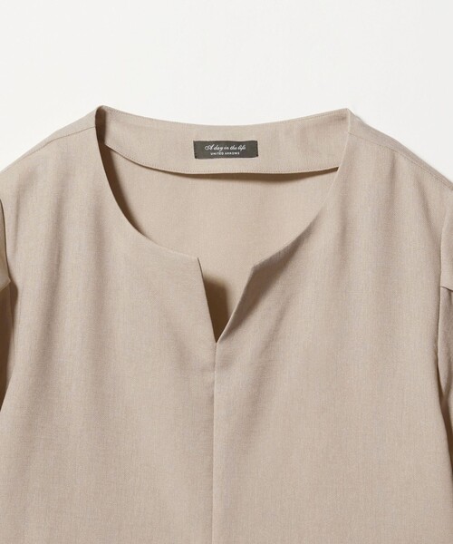 A DAY IN THE LIFE UNITED ARROWS(アデイインザライフユナイテッドアローズ)の「ツイル ペプラム ツイストスリーブブラウス <A DAY IN THE LIFE>(シャツ/ブラウス・レディース・ネイビー/その他1/ナチュラル/ライトブルー・FREE)」の8枚目の写真