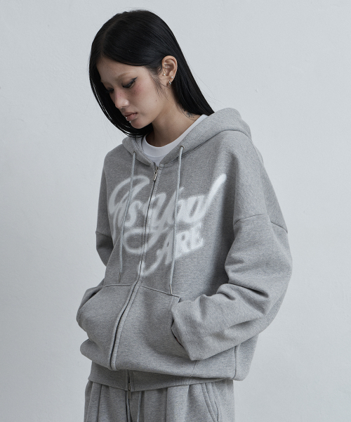 as you are(アズユーアー)の「AYA ビッグロゴフードジップアップメランジ(パーカー・レディース・その他・SMALL/MEDIUM)」の3枚目の写真
