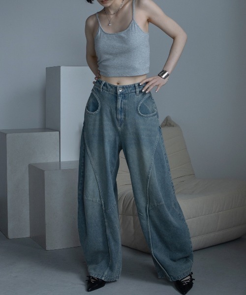 VACANCY(ヴァカンシー)の「サークルポケットカーブワイドデニム(デニムパンツ・レディース・ライトブルー/ブラック・LARGE/MEDIUM/SMALL)」の19枚目の写真