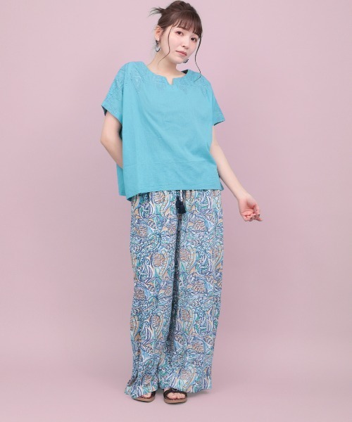 チチカカ(チチカカ)の「Rico ジオメトリーフェザー刺繍プルオーバー(Tシャツ/カットソー・レディース・ブラック/ライトブルー/アイボリー・FREE)」の6枚目の写真