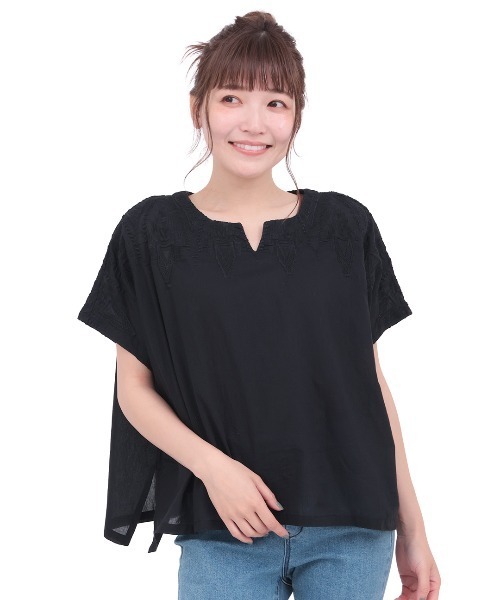 チチカカ(チチカカ)の「Rico ジオメトリーフェザー刺繍プルオーバー(Tシャツ/カットソー・レディース・ブラック/ライトブルー/アイボリー・FREE)」の8枚目の写真