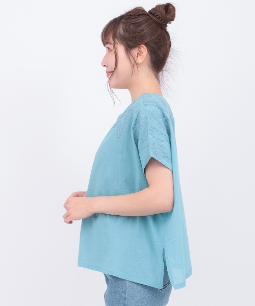 チチカカ(チチカカ)の「Rico ジオメトリーフェザー刺繍プルオーバー(Tシャツ/カットソー・レディース・ブラック/ライトブルー/アイボリー・FREE)」の11枚目の写真