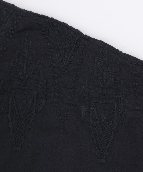 チチカカ(チチカカ)の「Rico ジオメトリーフェザー刺繍プルオーバー(Tシャツ/カットソー・レディース・ブラック/ライトブルー/アイボリー・FREE)」の16枚目の写真