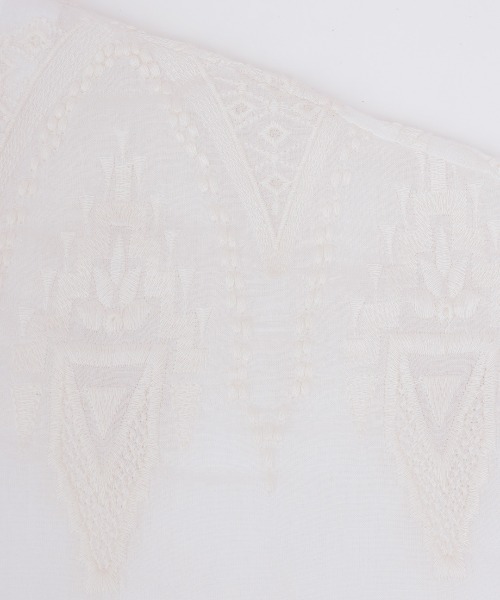 チチカカ(チチカカ)の「Rico ジオメトリーフェザー刺繍プルオーバー(Tシャツ/カットソー・レディース・ブラック/ライトブルー/アイボリー・FREE)」の17枚目の写真