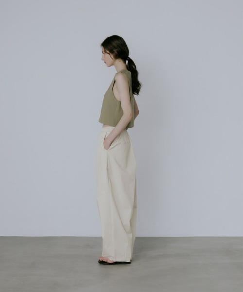 lit（リット）の「Cropped Sleeveless Tops（シャツ/ブラウス・レディース・ベージュ/ブラック・FREE）」の7枚目の写真