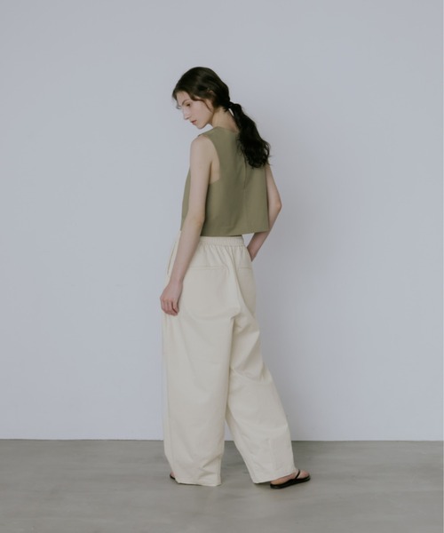 lit（リット）の「Cropped Sleeveless Tops（シャツ/ブラウス・レディース・ベージュ/ブラック・FREE）」の8枚目の写真