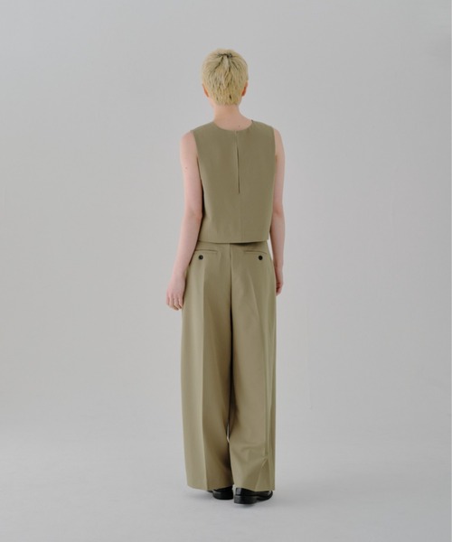 lit（リット）の「Cropped Sleeveless Tops（シャツ/ブラウス・レディース・ベージュ/ブラック・FREE）」の15枚目の写真