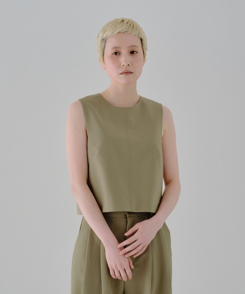 lit（リット）の「Cropped Sleeveless Tops（シャツ/ブラウス・レディース・ベージュ/ブラック・FREE）」の9枚目の写真